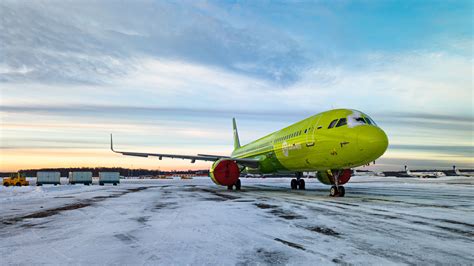 Russia's S7 Cuts Moscow Crew By 15% Due To Aircraft Groundings