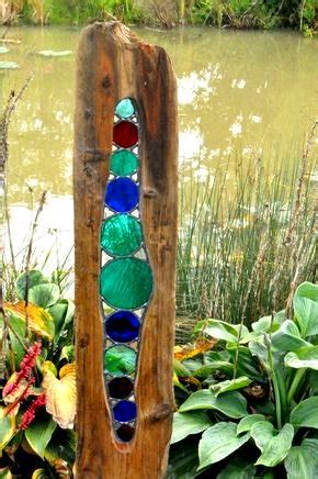 Upcycle Garden, Garden Art Diy, Glass Garden Art, Garden Decor, Garden ...