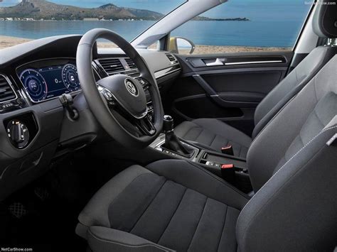 Volkswagen Golf 2018-2019 - фото и цена, видео, характеристики нового ...