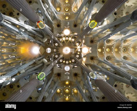 La Bas Lica I Templo Expiatori De La Sagrada Fam Lia Sitio Del