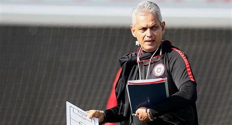 Reinaldo Rueda deja de ser el técnico de la Selección de Chile