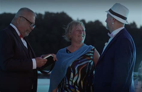 Chocken I Hotell Romantik Br Llopslyckan Efter Sex Dagar