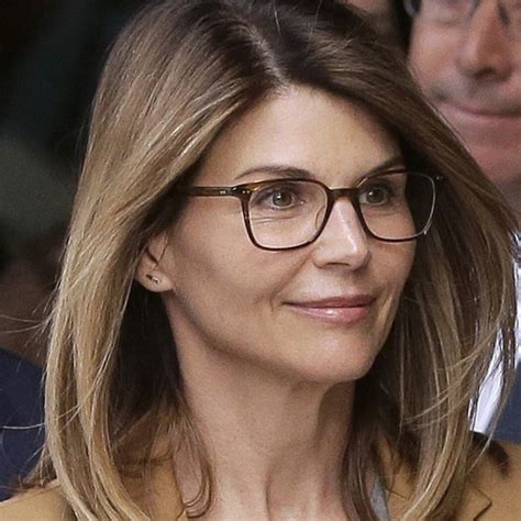 Actress Lori Loughlin To Plead Guilty In Us College Admissions Bribery