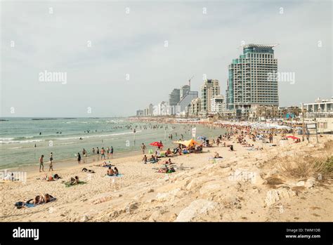 Spiagge Tel Aviv Immagini E Fotografie Stock Ad Alta Risoluzione Alamy