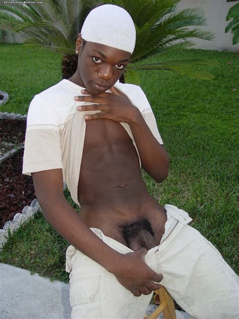 Handsome Black Gay Rodney Unveils His Muscles Big Ass And Hot Dick Outdoors CoedCherry