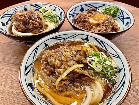 丸亀製麺「焼きたて肉うどん」発売、“肉うどん”との違いは 「焼きたて肉ぶっかけうどん」「焼きたて牛すき釜玉うどん」も登場 ライブドアニュース