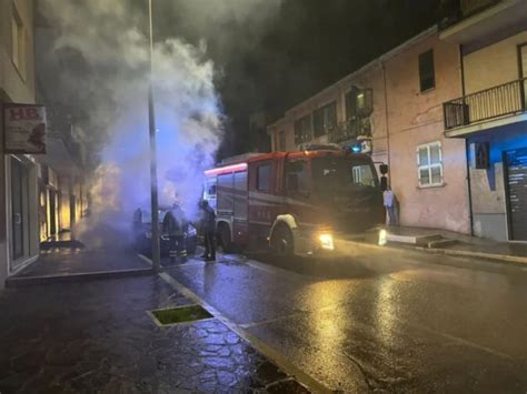 Incendiata L Auto Del Giornalista Luigi Cristaldi Cresce La