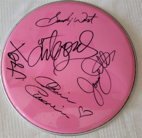 The Runaways Signed Pink Drum Head Joan Jett Lita Ford Cherie Currie