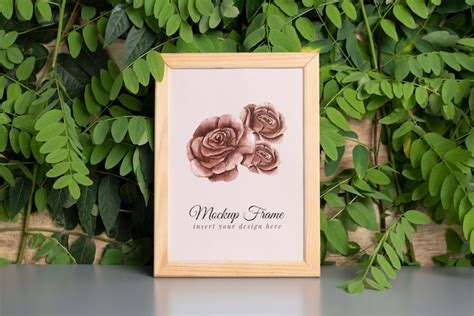 Premium PSD | Plant wall and wooden frame assortment