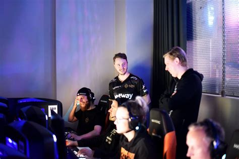 Ninjas In Pyjamas Nipgaming Twitter