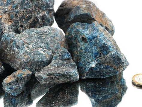 Apatit Blau Kaufen Rohsteine Mineraliengrosshandel Hausen Ihr