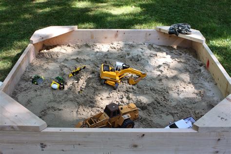 Diy Sandbox Under 100 Sandkasten Selber Bauen Sandkasten Diy