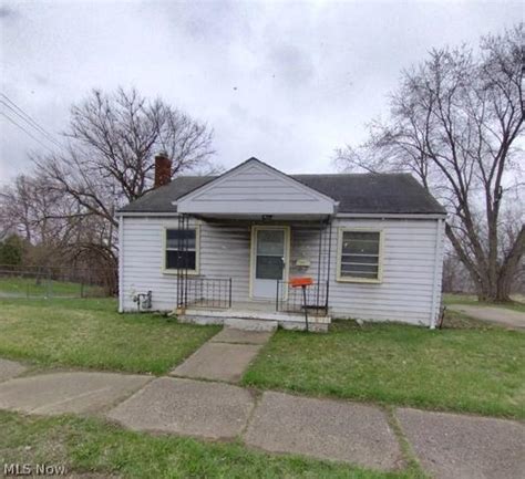 1710 Homewood Ave Youngstown Oh 44502 10 Photos Movoto