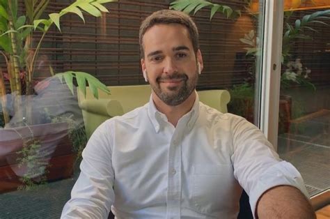 VÍDEO Sou gay e tenho orgulho disso revela Leite em entrevista