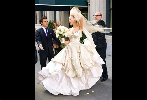 Carrie Bradshaw Vestido De Noiva - Foto: Vestido de noiva de Carrie Bradshaw deu o que falar em 2008 e até ...