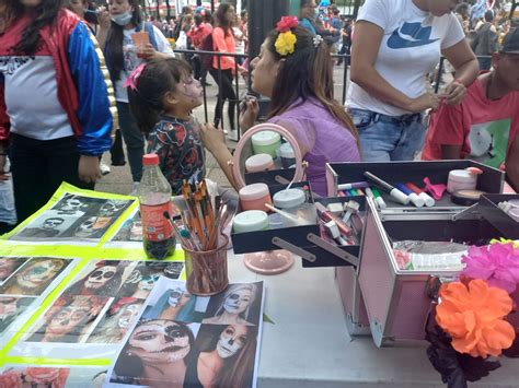 En Fotos El Ingenio De Comerciantes En El Desfile De Día De Muertos