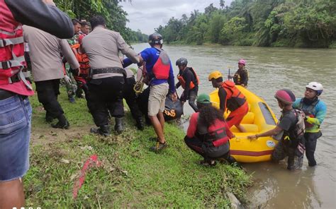 Tim Sar Gabungan Temukan Jasad Mahasiswa Yang Hilang Di Sungai Bah