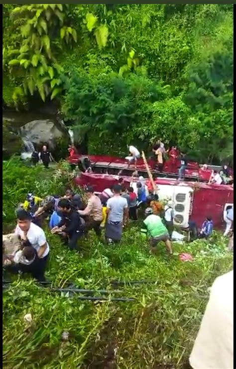 Kecelakaan Bus Terjadi Di Tegal