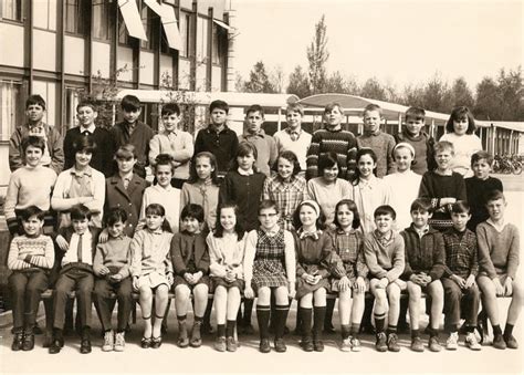 Photo de classe 6eme IV de 1966 Collège Jean Zay Copains d avant