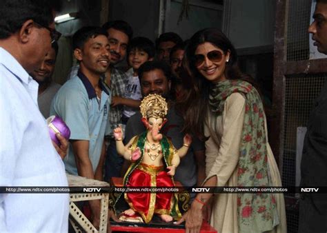 Inside Pics From Shilpa Shettys Ganesh Pooja Photos शिल्पा शेट्टी ने