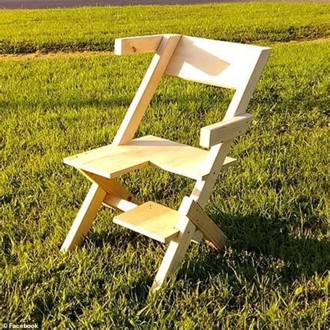 Dad Builds Viral Bi Chair For His Bisexual Daughter Daily Mail Online