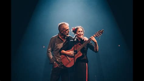 Spectacle Am Lie Les Crayons Chante Avec Les Doigts De L Homme