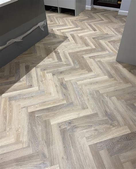 Karndean Knight Tile Herringbone Luxury Vinyl Tile Colour SM KP99 Lime