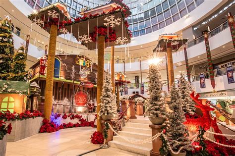 [PHOTOS] SAYS Top 10 Must-Selfie Christmas Mall Decorations This 2014