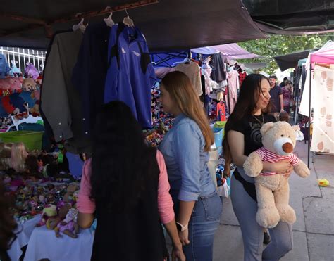 Abarrotan Tianguis De La Ju Rez Por Compras Navide As En Mazatl N