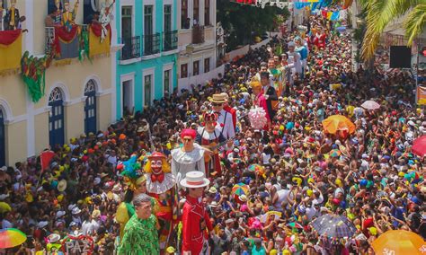 Tradicional Desfile Dos Bonecos Gigantes De Olinda Na Ter A Feira De