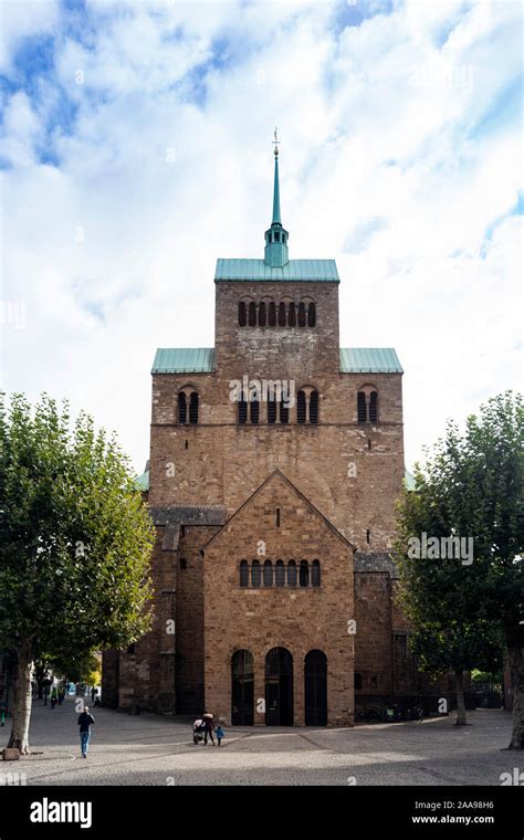 Minden cathedral hi-res stock photography and images - Alamy