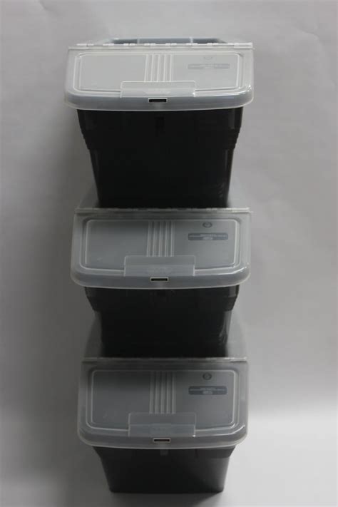 Wtm Bbcl Three Pack Of Stackable Bins With Hinged Lids 24 Quart Size