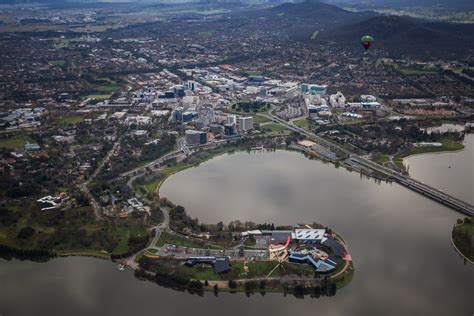 Canberra Megaconstrucciones Extreme Engineering