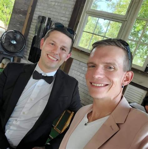 A Os De C Rcel Para Una Pareja Gay Que Cre Una Casa De Los