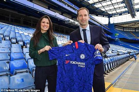 Omg Chelsea Legend Petr Cech Named In Premier League Squad Mysportdab