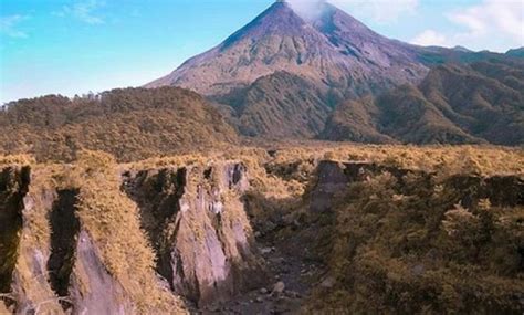 Foto Bunker Kaliadem Jogja Harga Tiket Masuk Wisata Lava Tour