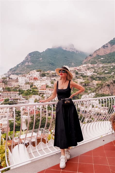 What To Wear In Hot Humid Weather Stylish Outfits To Stay Cool
