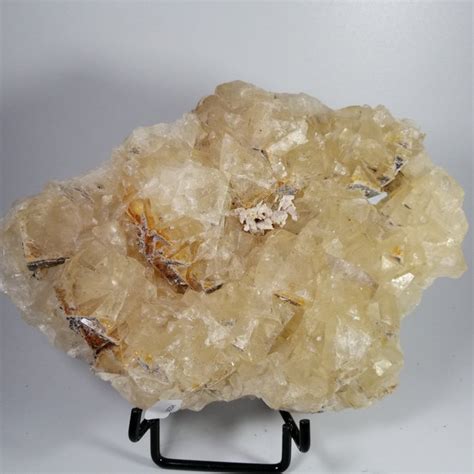 Fluorite Color Crema Cristalli Su Matrice Altezza 21 Cm Larghezza