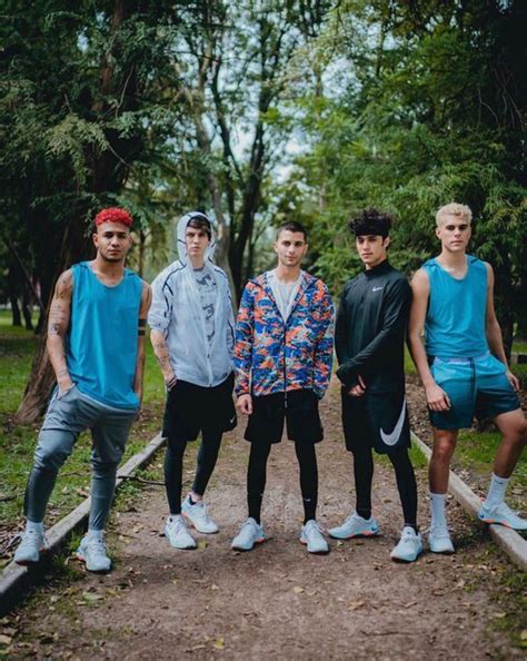 WhatsApp De CNCO Y Una CNCOwner Chat 9 Boy Bands Cute Guys Pretty