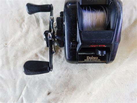 Daiwa Magforce Pma R Bait Casting Fishing Reel Ebay