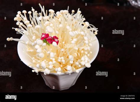 Chinese Hot Pot Enoki Mushrooms For Hot Pot Use Stock Photo Alamy