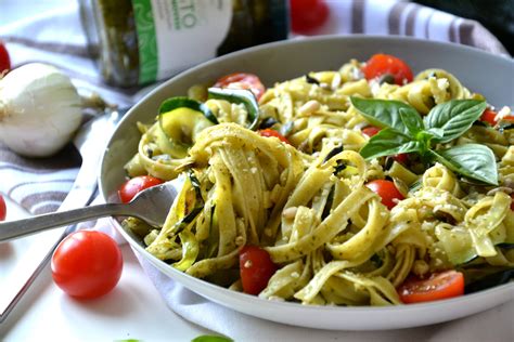 Tagliatelles de courgette et pâtes au pesto express healthyfood creation