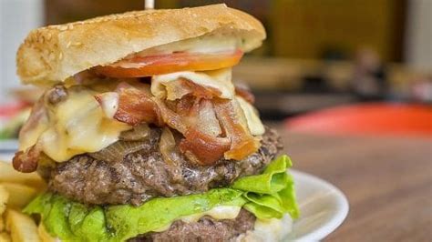 Applebee’s Triple Bacon Burger (Copycat) Recipe - Recipes.net