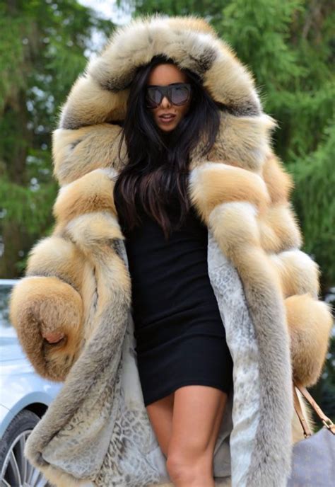 Golden Island Fox Fur Coat Hood Clas Of Chinchilla Sable Mink