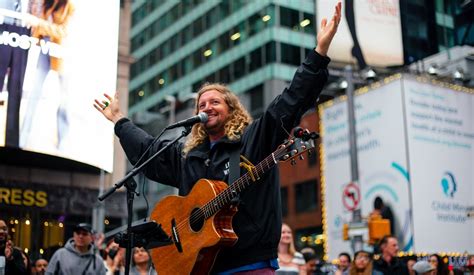 Thousands Worship Jesus In Time Square The World Is Hungry For The