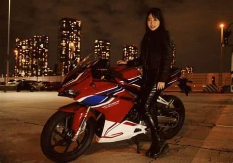 駿河屋 【アダルト】 麻宮わかな 横型 Dvd「バイクと男に跨ることが大好き ただsexが好きで好奇心で応募してきた 超スケベな馬乗りライダー Sexの逸材avデビュー 」fanza限定