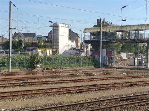 La passerelle de Laval en cours de démantèlement INFRA gestion des