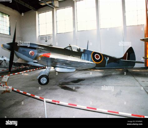 Supermarine Spitfire Lf Mk Xvi E Stock Photo Alamy