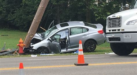 Car Crashes Into Utility Pole On Franklin Pike