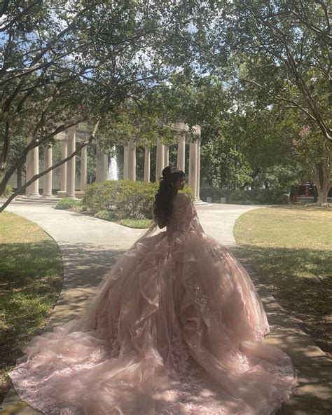 XV 🦢🎀🪞 | Quinceanera dresses pink, Quinceanera dresses, Quinceanera pink